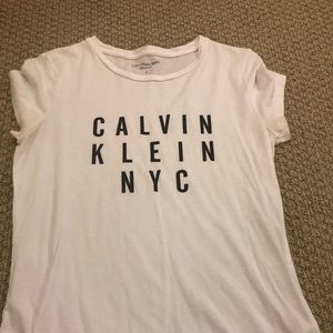 Medium Calvin Klein tee